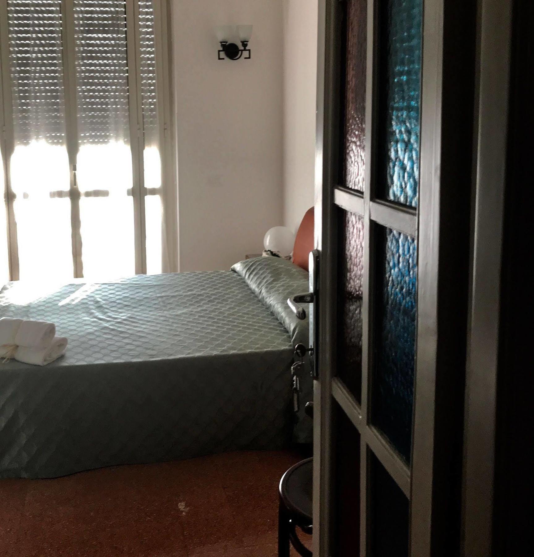 Bed and breakfast Romana 2*